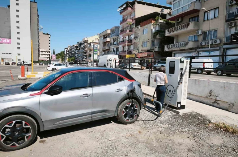 Efeler Belediyesi’nin elektrikli araç şarj istasyonları hizmette
