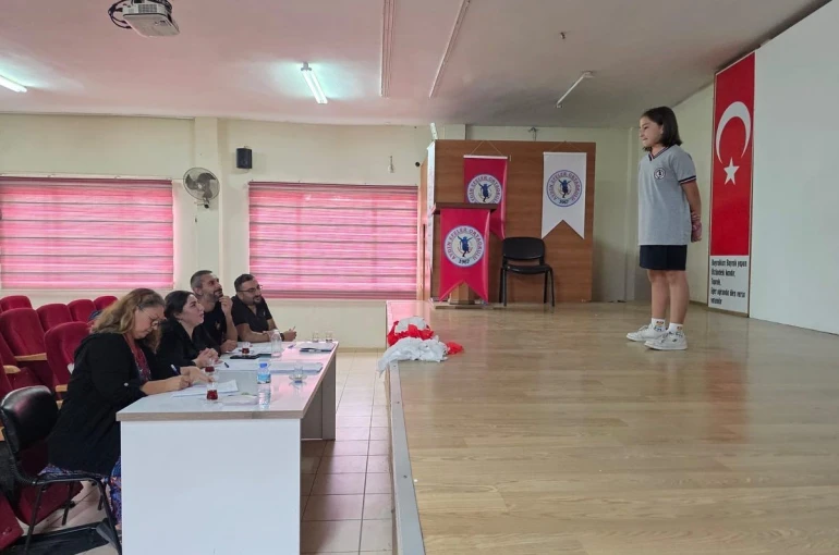 Efeler’de geleceğin tiyatrocuları için seçmeler sürüyor 