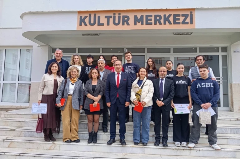 Efeler’de ’İklim Krizi ile Mücadele’ münazarası tamamlandı