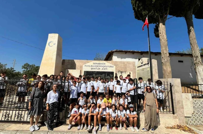 Efeler’de ’Milli Bilinç ve Vatan Sevgisi’ şehitliklerde pekişti 