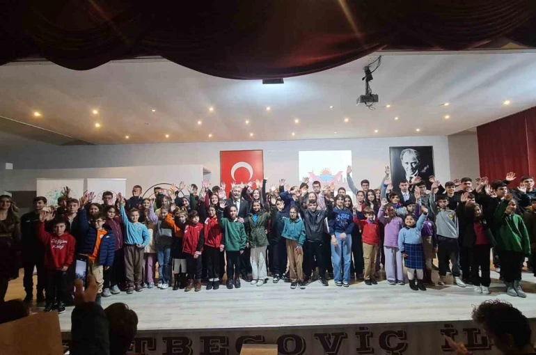 Efeler’de öğrenci meclisi açılış programı gerçekleştirildi 