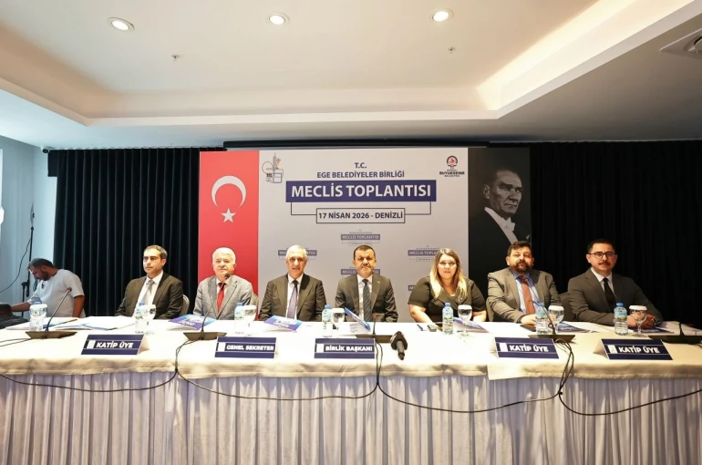 Ege Belediyeler Birliğinde Başkan Çavuşoğlu güven tazeledi 