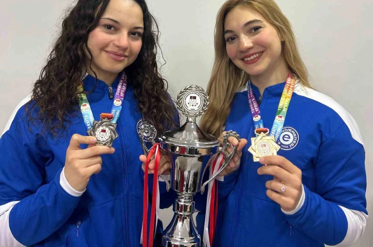 Ege Üniversitesi kick boksta zirvede