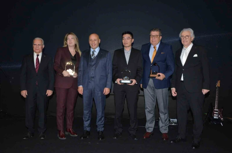 Ege’de ihracatın yıldızları belirlendi: Uğur Soğutma’ya çifte ödül