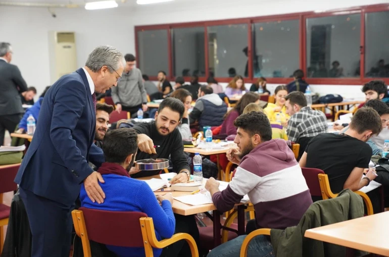 Egeli gençlerin vazgeçilmez mekânı: Ege Üniversitesi Merkez Kütüphanesi