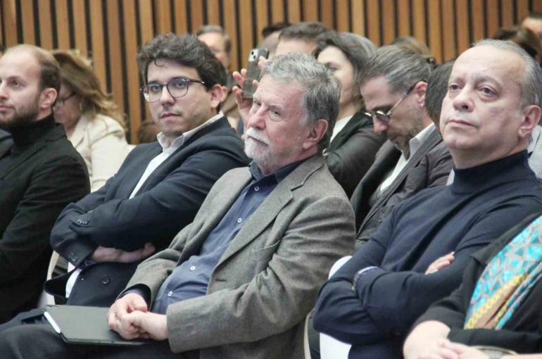 EGİAD ’Dönüşüm Sahnesi’ ile iş dünyasının liderlerini İzmir’de buluşturdu