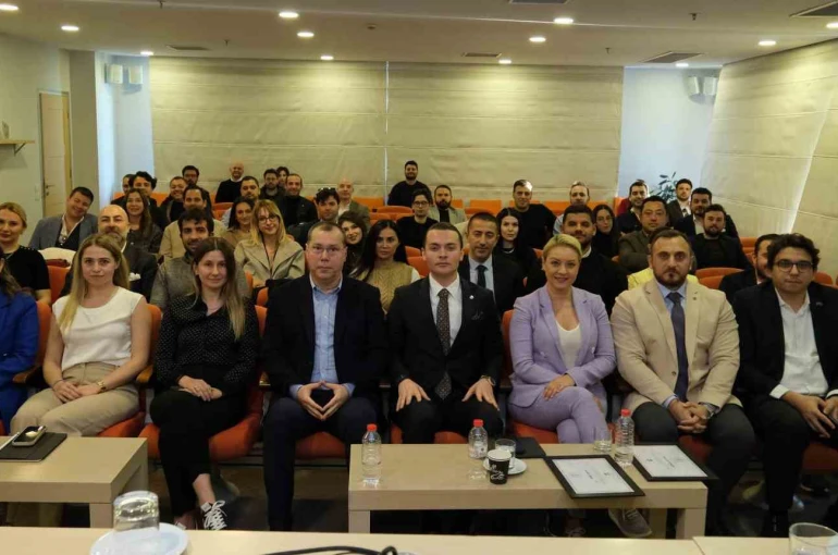 EGİAD’da, 2060 makro görünüm masaya yatırıldı 