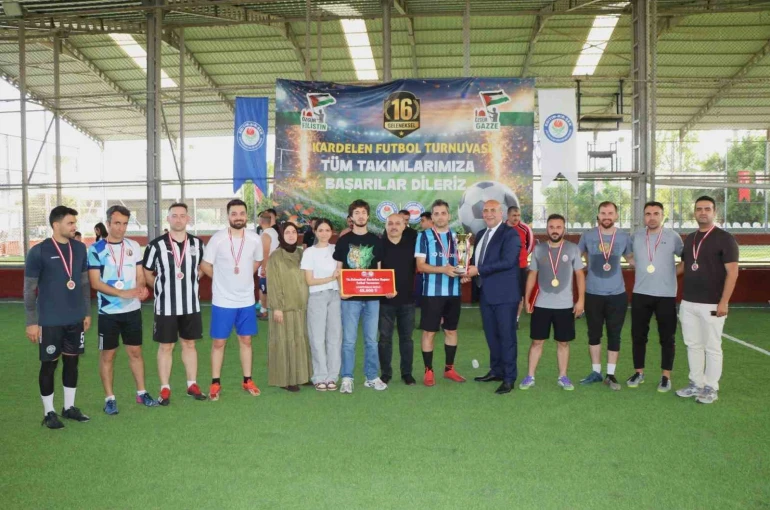 Eğitim-Bir-Sen Adana tarafından düzenlenen 16. Kardelen Futbol Turnuvası tamamlandı 