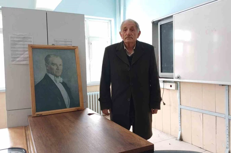 Eğitim sevdası emeklilik tanımadı: 19 köy okulunu yenilediler 