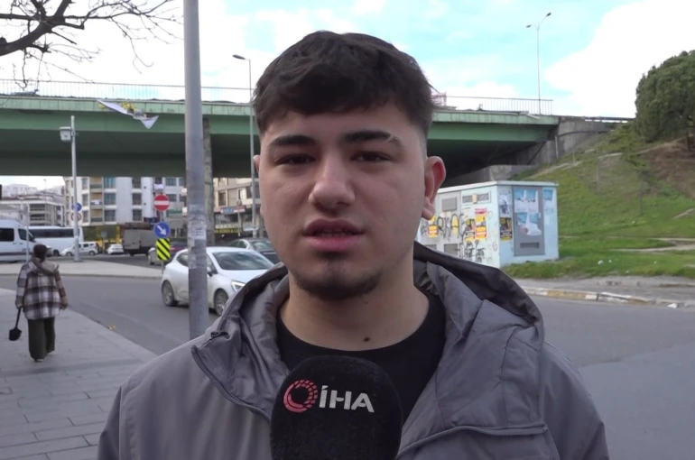 Ehliyet sınavından 7’inci kez kalan genç ortalığı birbirine kattı; o anlar kamerada 