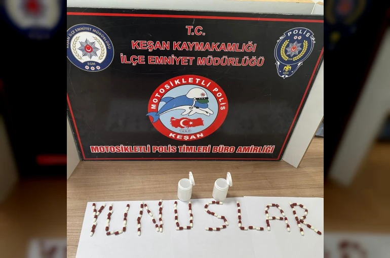 Ehliyetsiz plakasız motosiklet kullanırken üzerinde uyuşturucu çıktı 