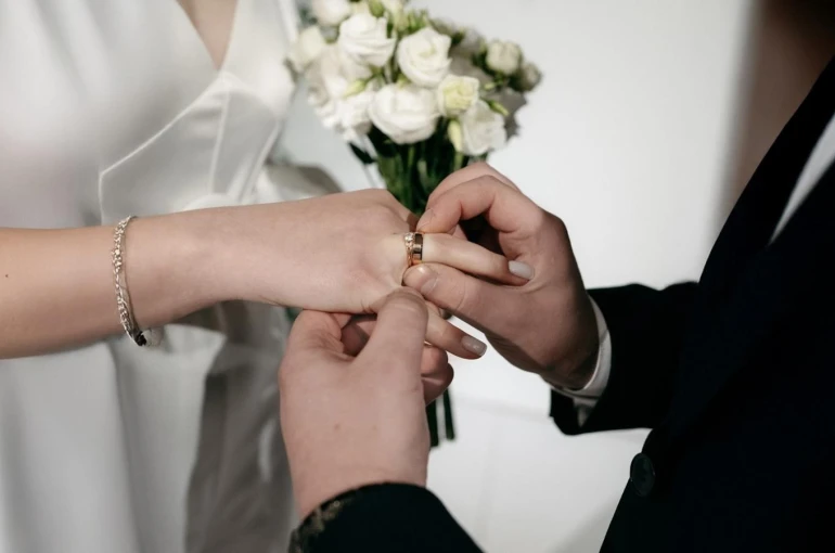 Ekonomi evliliği vurdu: Gençler düğün hayallerini erteliyor