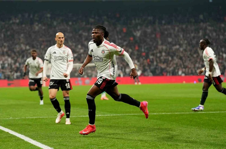 El Bilal Toure 3 ay sonra golle tanıştı 