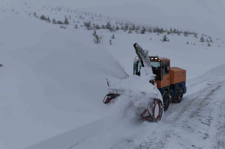 Elazığ’da 113 köy yolunda çalışmalar sürüyor 