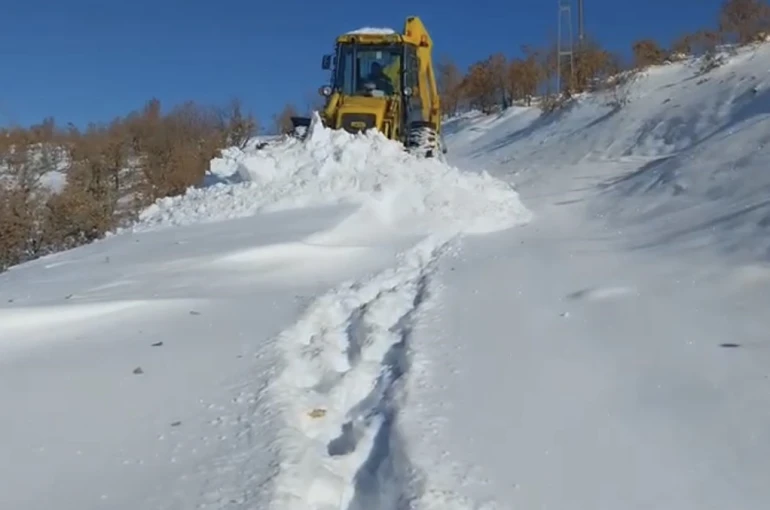 Elazığ’da 79 köy yolunda çalışmalar sürüyor 