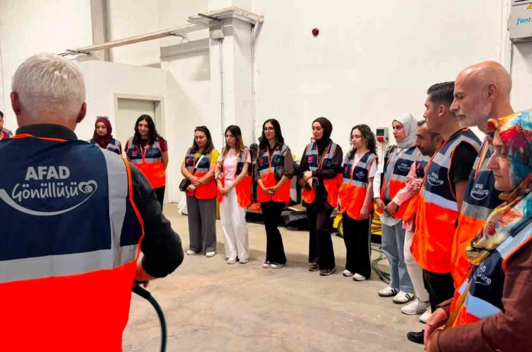 Elazığ’da AFAD gönüllülerine hafif arama ve kurtarma eğitimi 