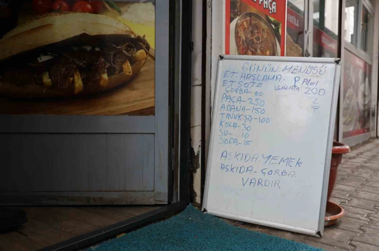 Elazığ’da ’askıda yemek ve çorba’ uygulaması yürek ısıttı 