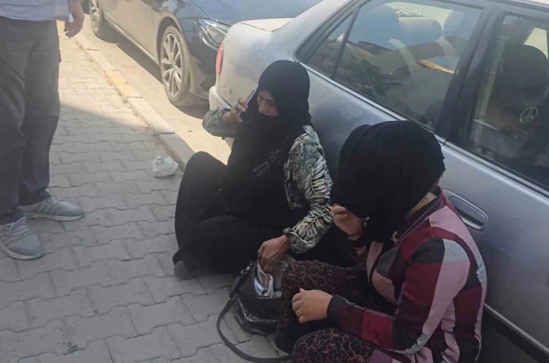 Elazığ’da dilencilere zabıta operasyonu: Aracın arkasına saklanıp telefonla konuşuyor gibi yaptılar