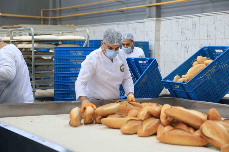 Elazığ’da günlük 20 bin ekmek üretilerek vatandaşların tüketimine sunuluyor