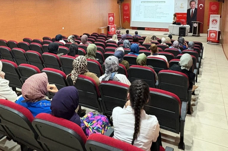 Elazığ’da ’Kadınlara Yönelik Madde Bağımlılığı’ eğitimi 