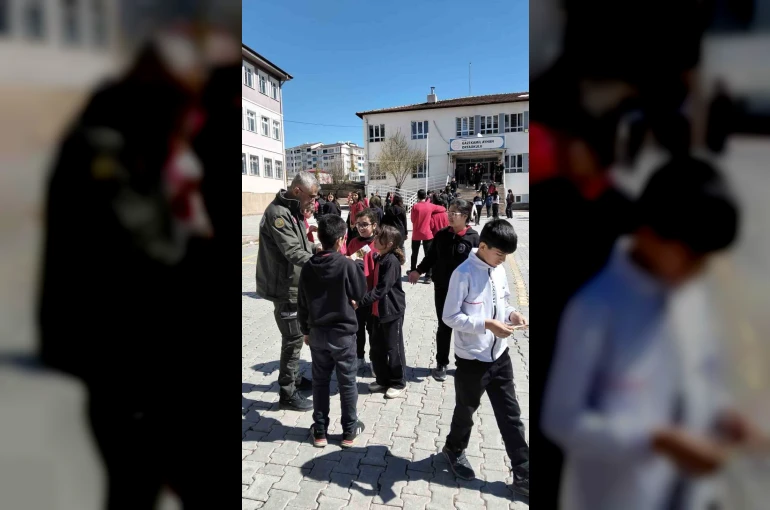 Elazığ’da öğrencilere orman yangını ile mücadele çalışması 