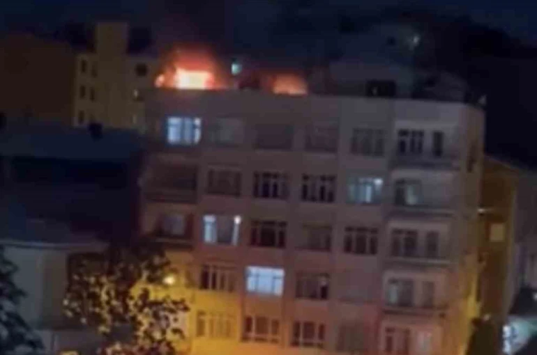 Elazığ’da teras katında yangın 