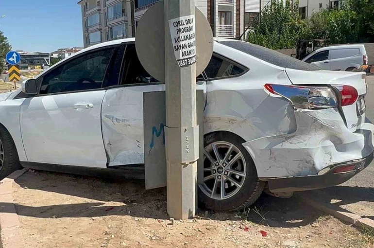 Elazığ’da trafik kazası: 2 yaralı 