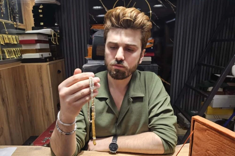 Elazığ’da yapımı tam 3 ay sürdü: Pırlanta işlemeli tespih görücüye çıktı 