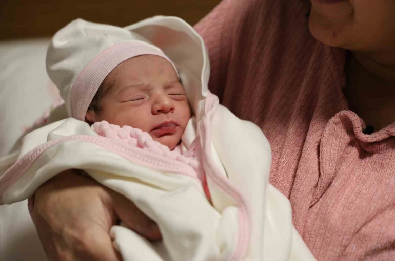 Elazığ’da yeni yılın ilk dakikalarında 4 bebek dünyaya geldi 