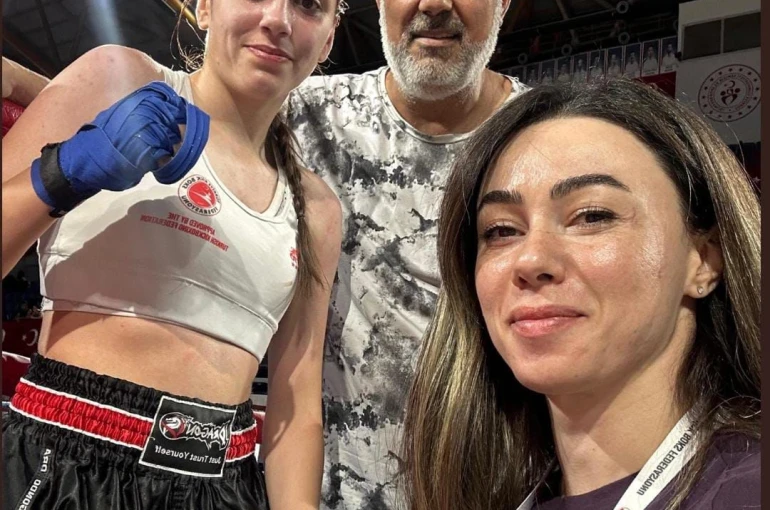 Elazığlı boksör Buse Özgür, WAKO Kick Boks Avrupa Kupası’nda 