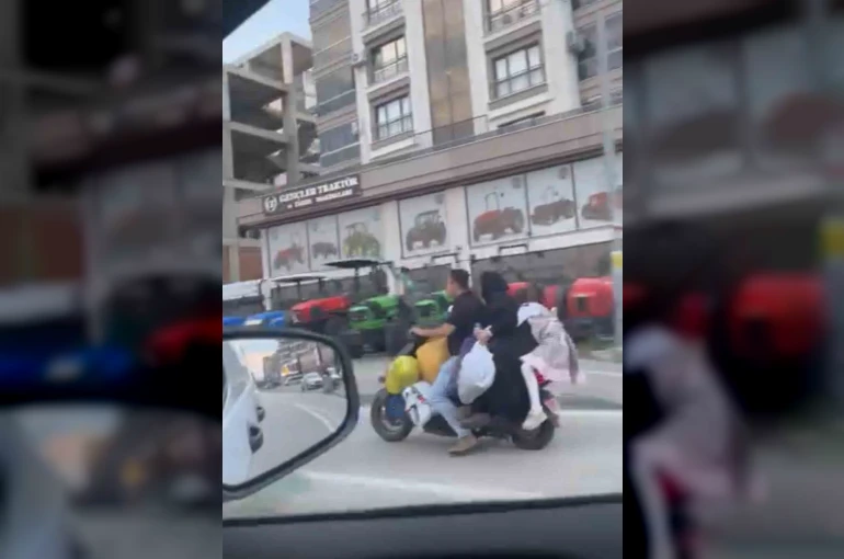 Elektrikli scooter üzerindeki tehlikeli yolculuk 