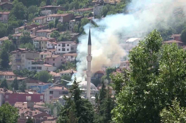 Elmas nineyi yangından itfaiyeciler kurtardı
