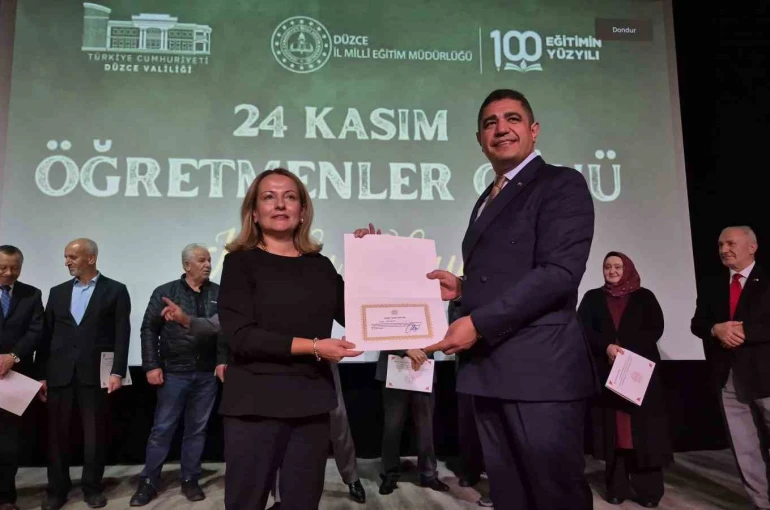 Emekli olan öğretmenler üstün hizmet belgesi 