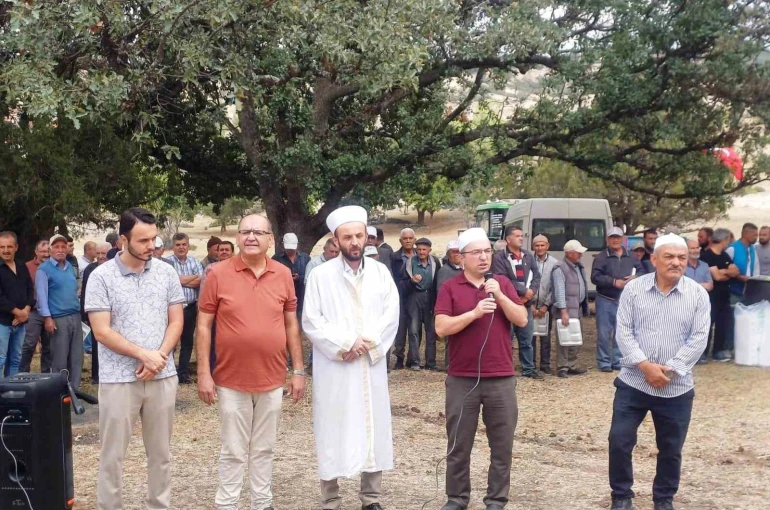 Emet Bahatlar köyünde 100 yıllık gelenek: Güz hayrı ve helalleşme etkinliği 