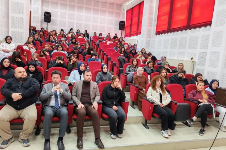 Emet MYO’da Çocuk Gelişimi konferansı 