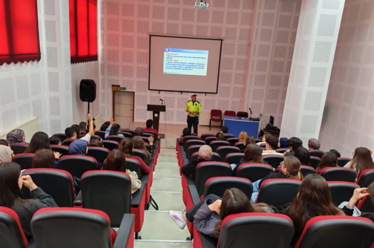 Emet MYO’da genel trafik kuralları konferansı 