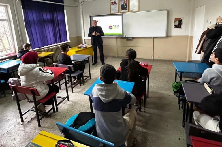 Emet Örencik İlkokulunda sıfır atık eğitimi verildi 