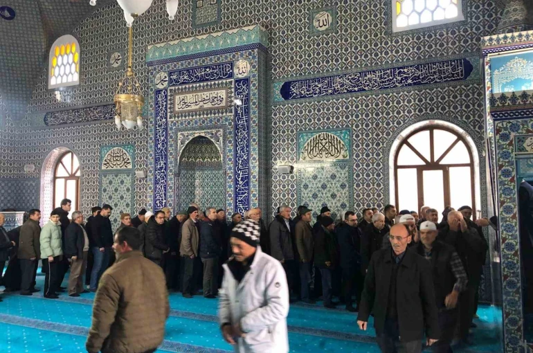 Emet’te Sakal-ı Şerif ziyaretine yoğun ilgi 