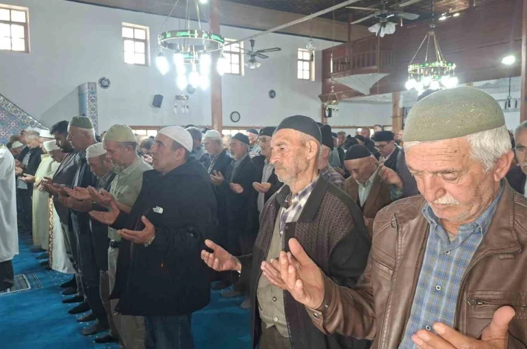 Emet’teki geneleksel yağmur duası yeterli yağış sebebi ile bu yıl şükür duası oldu 