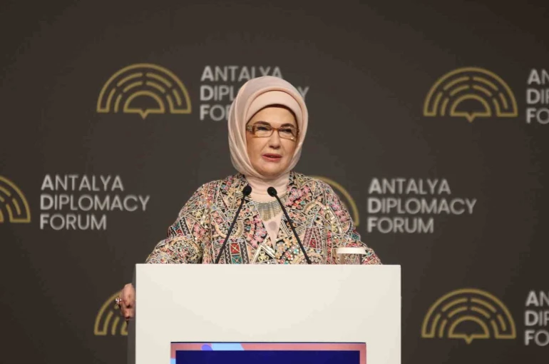 Emine Erdoğan, "Filistin İçin Tek Yürek" temalı programa katıldı