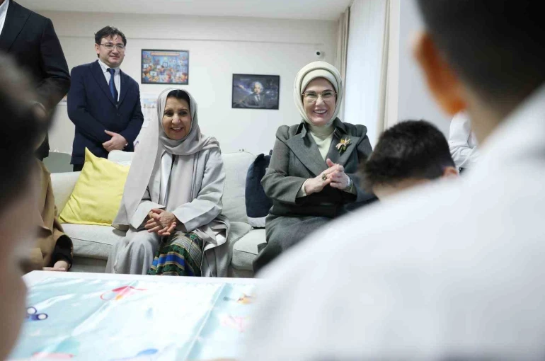 Emine Erdoğan: "Gazze’de iki senede 54 bine yakın çocuk yetim kaldı"