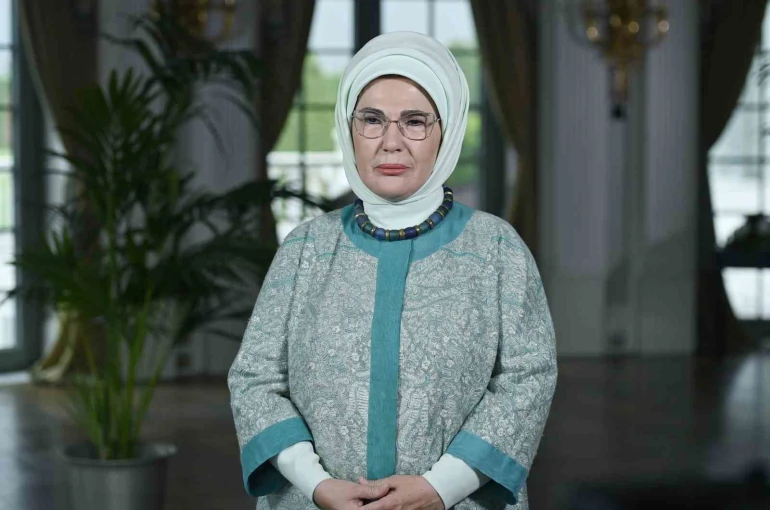 Emine Erdoğan, yıl boyunca katıldığı programlarda İsrail’in Gazze’de uyguladığı soykırıma dikkat çekerek zulmün sona ermesi için uluslararası topluma çağrılarda bulundu 