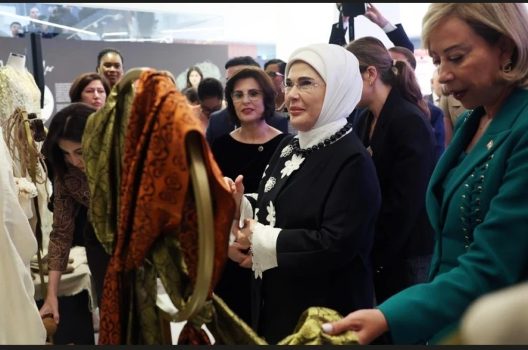 Emine Erdoğan’ın Amerika temaslarına Bursa İpeği damgasını vurdu 