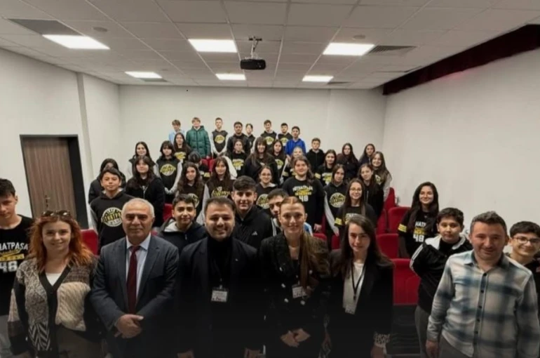 Emirdağ Mithatpaşa Ortaokulunda ‘Bilim Odaklı Buluşma’ projesi 