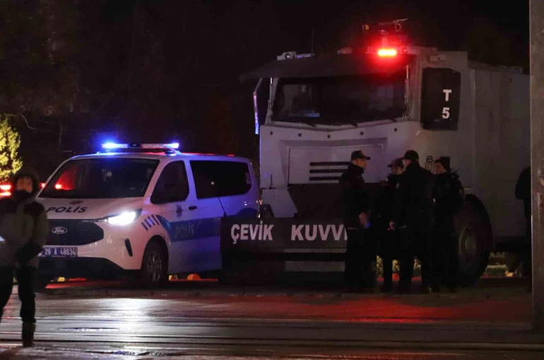 Emniyet güçleri huzurlu ve güvenli yılbaşı için denetimlerini arttırdı 