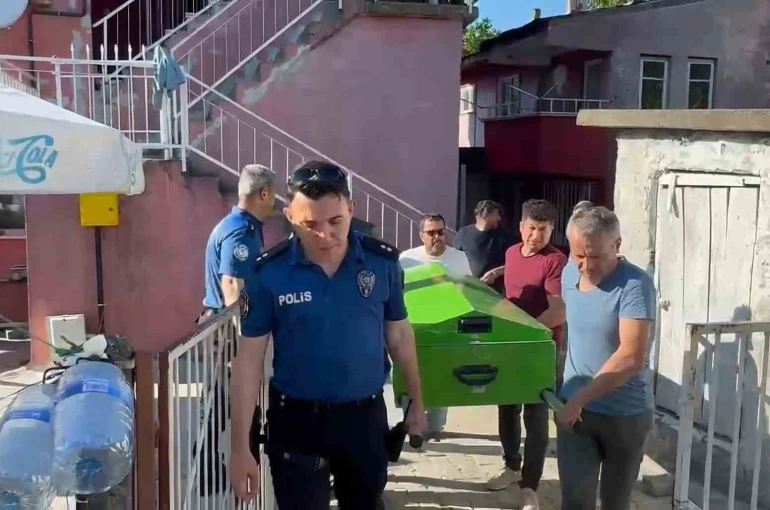 Emniyet mensubu evinde ölü bulundu 