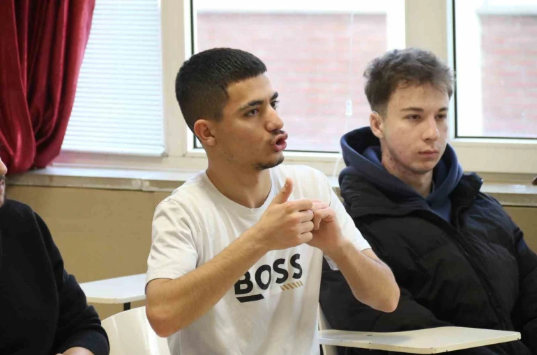 Engelleri kaldıran Türkiye’nin ilk ve tek yükseköğretim kurumu 32 yıldır hizmet veriyor