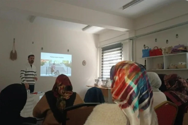 Engelli bireylere yönelik farkındalık semineri düzenlendi 