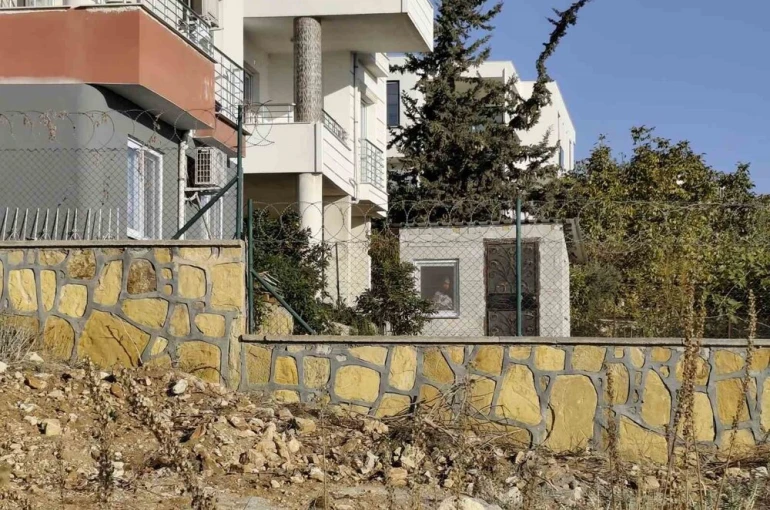 Engelli kadının kulübede yaşamı yürekleri burktu 