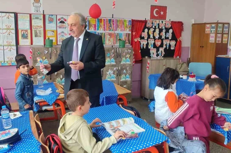 ER-VAK 23 Nisan Ulusal Egemenlik ve Çocuk Bayramı’nda okullardaydı 